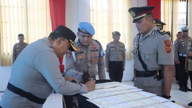 Kapolres Tanjab Barat Pimpin Sertijab Pejabat Utama dan Kapolsek, AKBP M. Kuswicaksono Segera Menyesuaikan Diri.