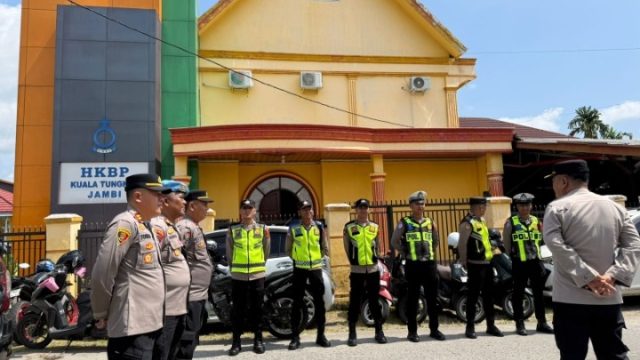 Peringatan Kenaikan Isa Almasih di HKBP Kuala Tungkal Berjalan Khidmat, Polres Tanjab Barat Pastikan Keamanan Steril