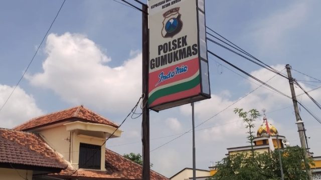 KETIDAK PROFESIONALAN PENEGAK HUKUM DI POLSEK GUMUKMAS JEMBER, PUBLIK NILAI NEGATIF.